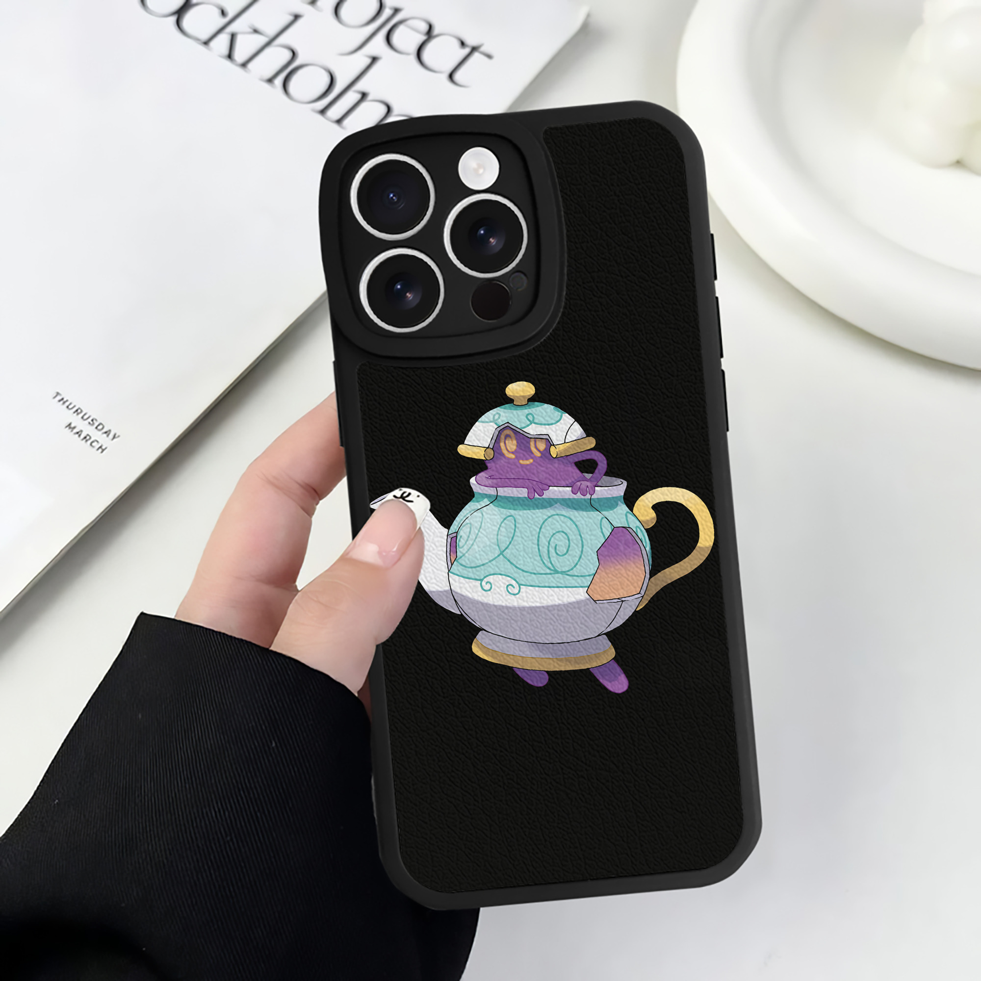 （画像用） ポケットモンスター Pokémon 【iPhone 16シリーズ対応】シリコンスマホケース（レザー調） 材質：シリコン